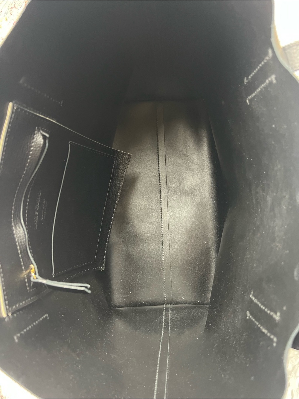 Mark&Graham Black EVERYDAY ITALIAN LEATHER TOTE - Picture 5 of 9